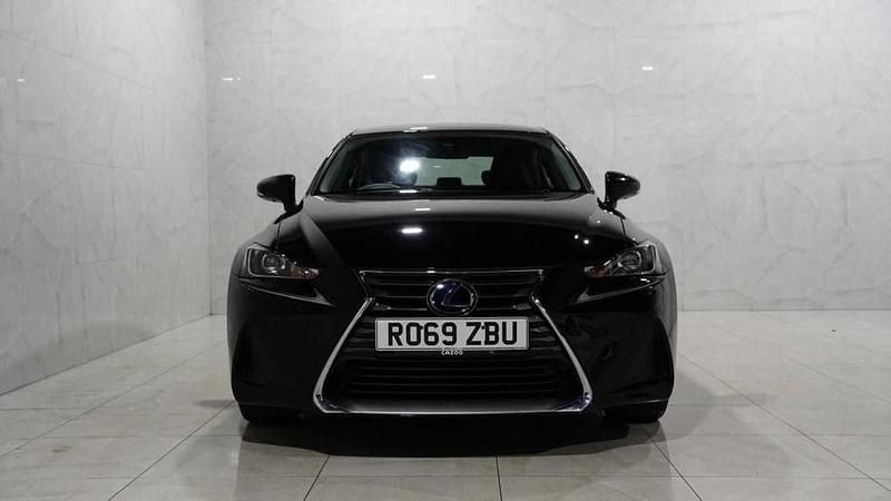 Used Lexus IS300h 223 HP (164 kW) 2019 Black Sedan