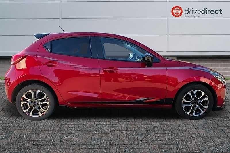 Used Mazda 2 Inclusive 90 HP (66 kW) 2016 Red Hatchback