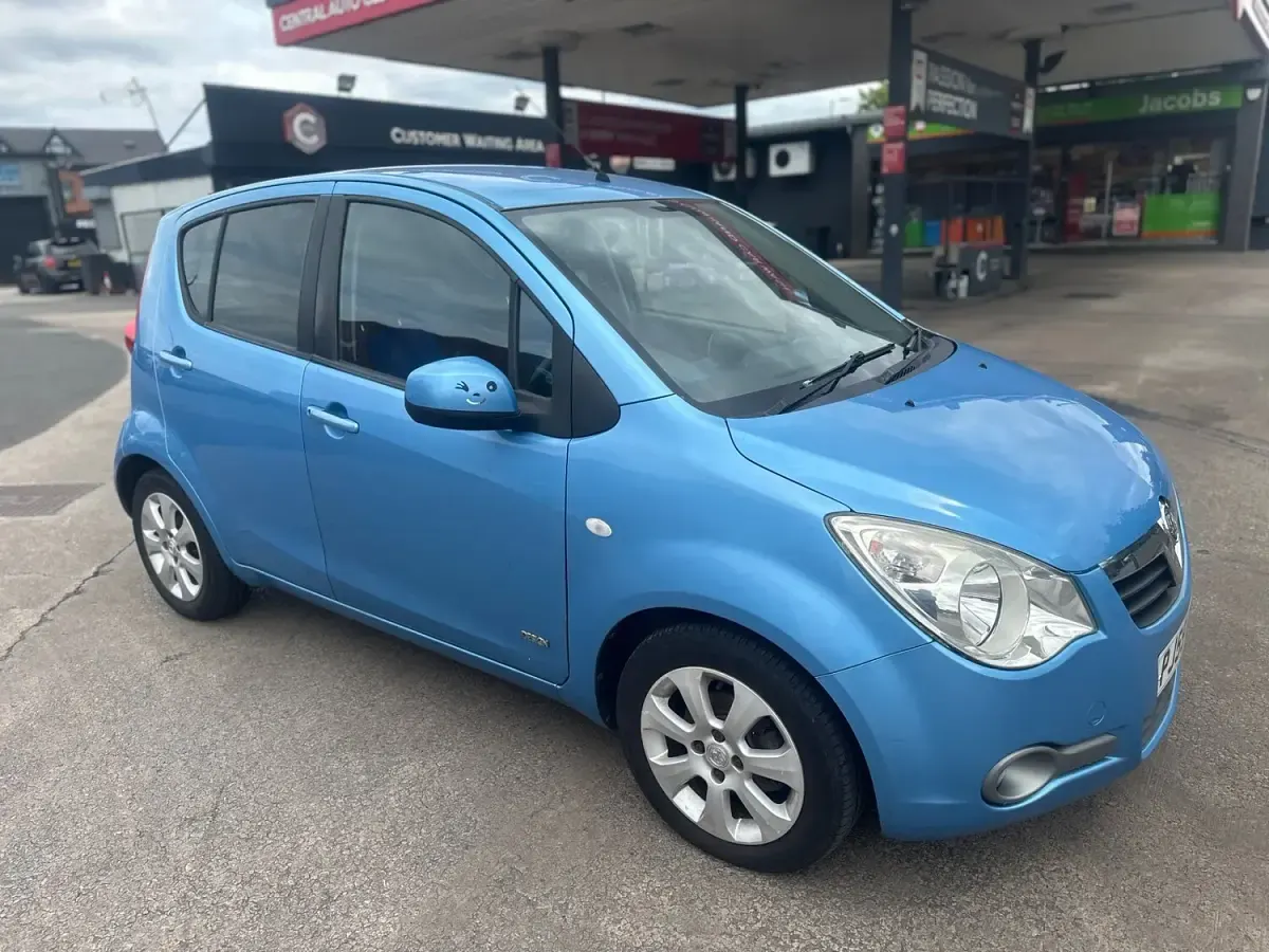 Used Vauxhall Agila Design Edition 85 HP (62 kW) 2009 Blue MPV