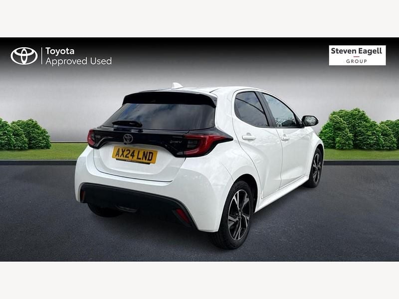 Used Toyota Yaris Hybrid Design 2024 White Hatchback