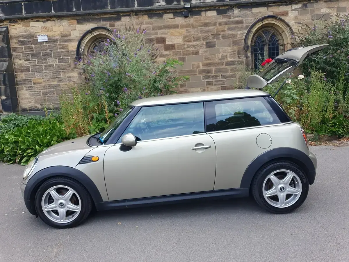 Used Mini Cooper D Hatch 2010 Silver Hatchback