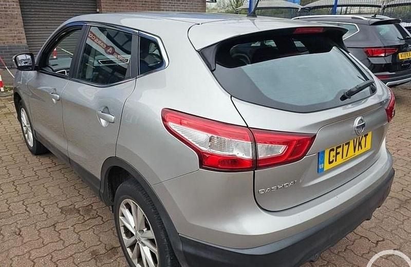 Used Nissan Qashqai Acenta 2017 Blade silver SUV