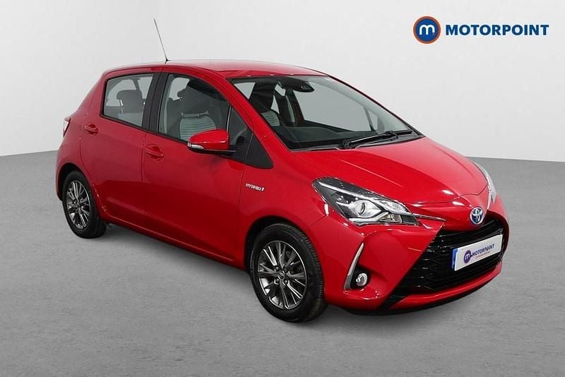 Red Used 2018 Toyota Yaris Hybrid Hatchback | £12,599 (Good price) - Image 1/4