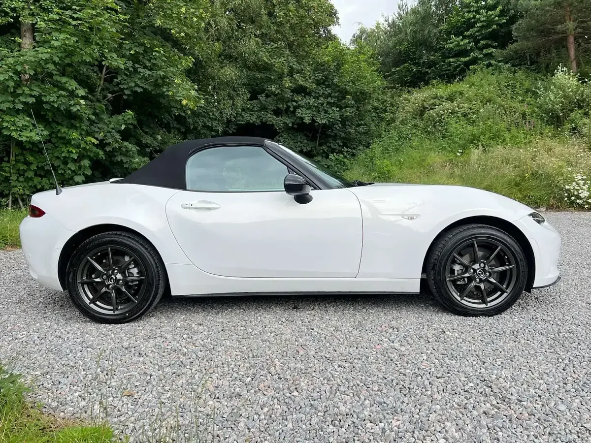 Used Mazda MX5 Inclusive 131 HP (96 kW) 2016 White Cabriolet