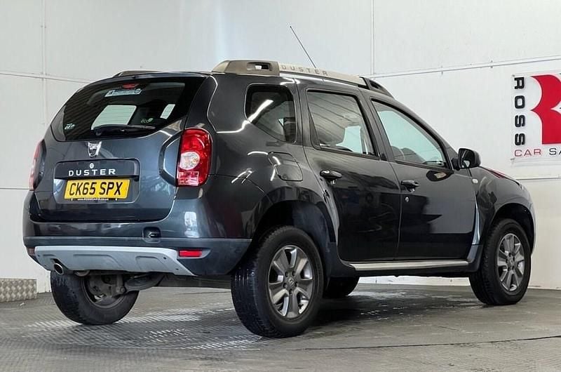 Used Dacia Duster Lauréate 110 HP (80 kW) 2015 Grey SUV