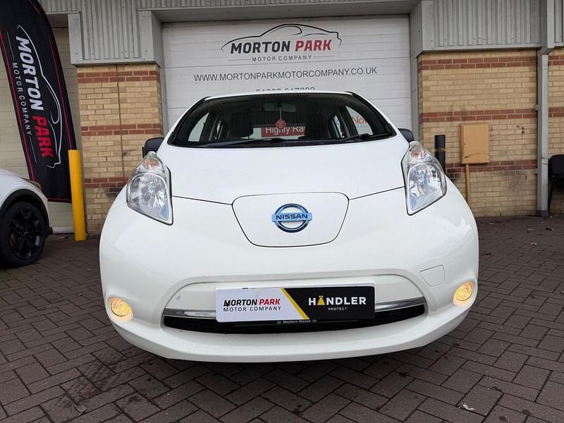 Used Nissan Leaf Visia 80 kW (109 HP) 2015 White Hatchback