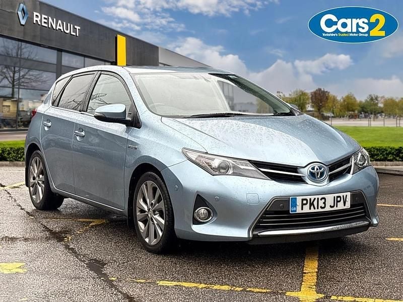 Blue Used 2013 Toyota Auris Hybrid Hatchback | £7,995 (Fair price) - Image 1/4