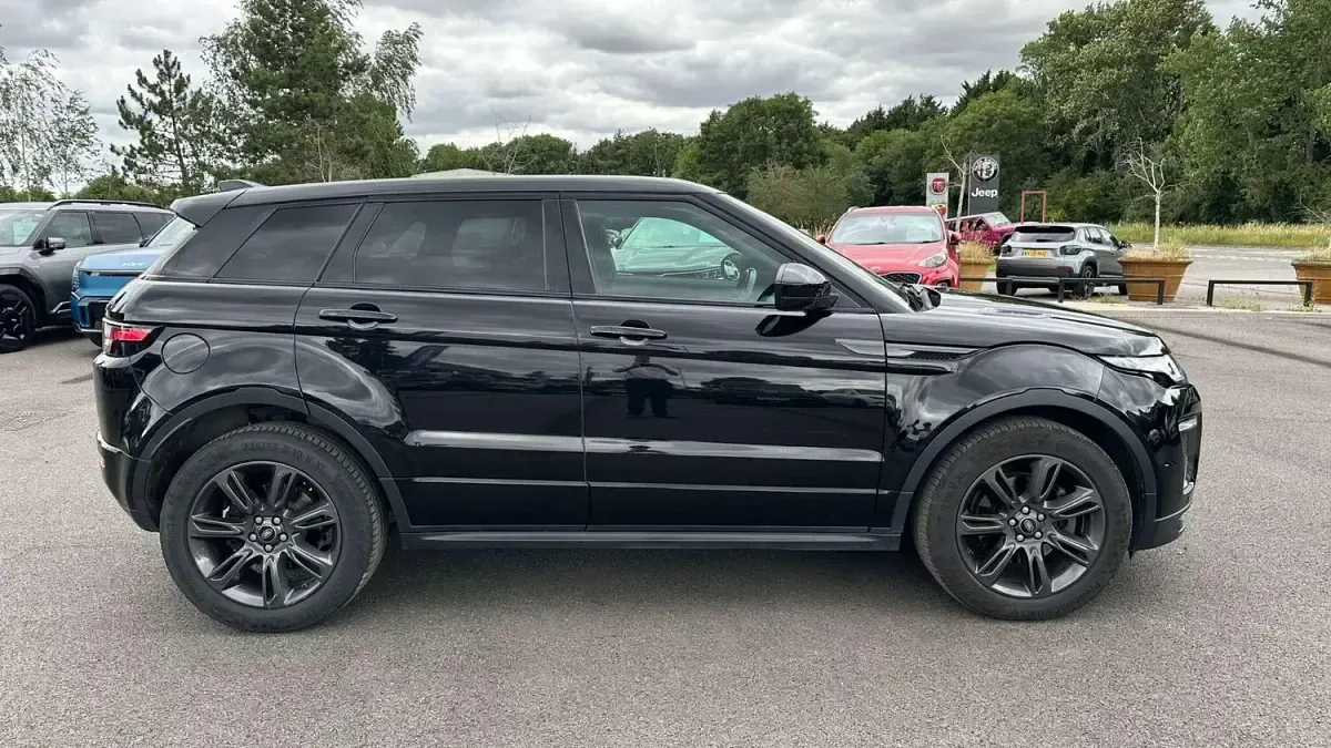 Used Land Rover Range Rover evoque Landmark 180 HP (132 kW) 2018 Black Estate