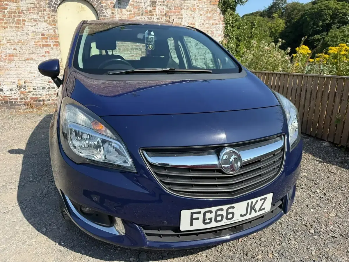 Used Vauxhall Meriva 99 HP (72 kW) 2016 Blue MPV