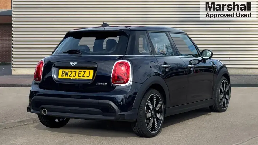 Used Mini Cooper Classic 136 HP (100 kW) 2023 Blue/black Hatchback