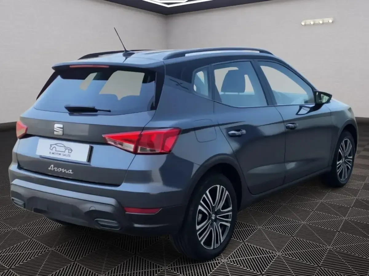 Begagnad Seat Arona SE 2023 Grå SUV