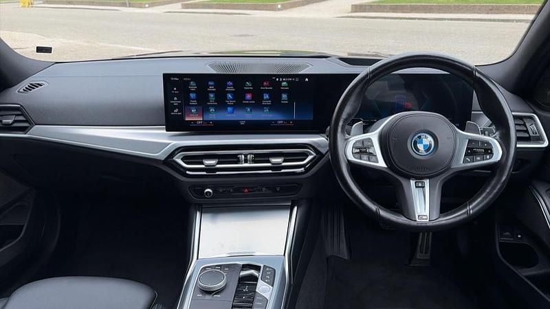 Used BMW 330e M Sport 292 HP (214 kW) 2023 Blue Estate
