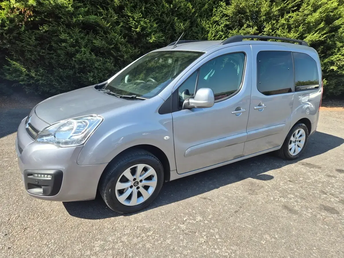 Used Citroën Berlingo Flair 100 HP (73 kW) 2018 Grey MPV