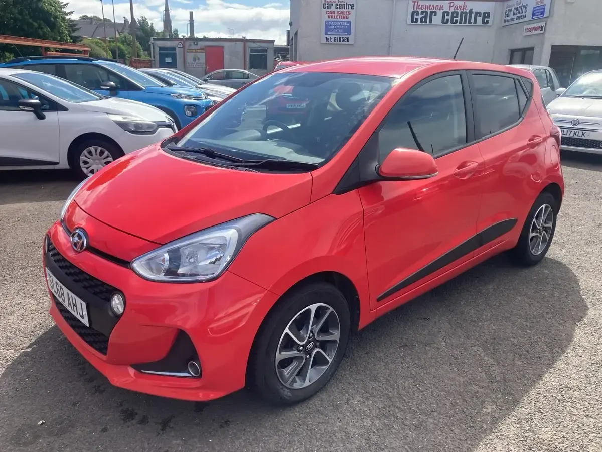 Used Hyundai i10 Premium 87 HP (63 kW) 2018 Red Hatchback