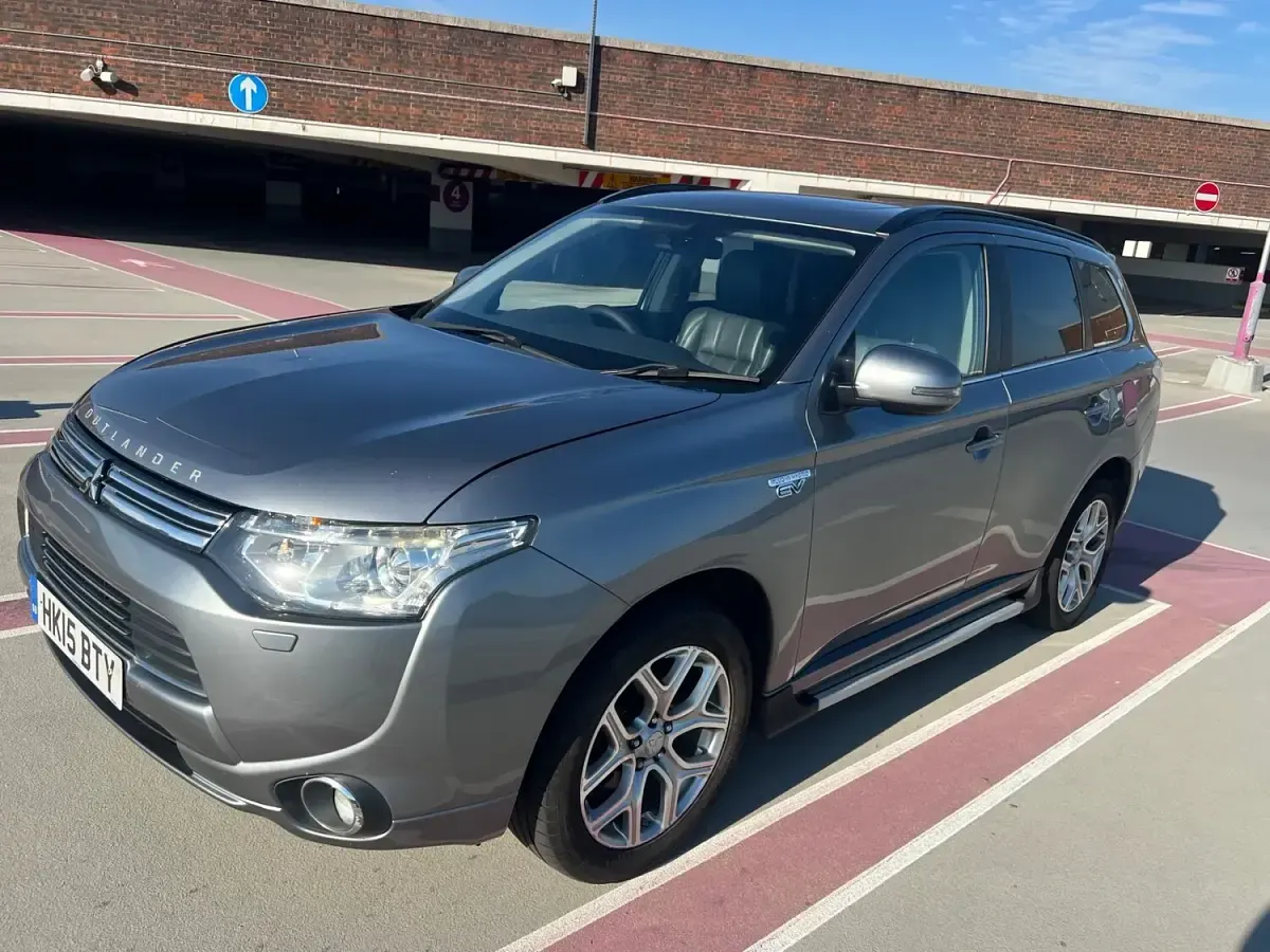 Used Mitsubishi Outlander P-HEV 2015 Grey Estate