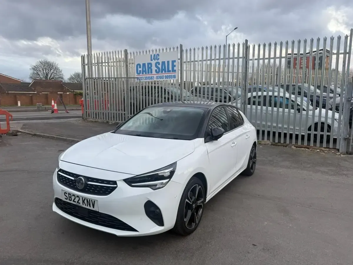Usado Vauxhall Corsa Edition 100 HP (73 kW) 2022 Branco Citadino