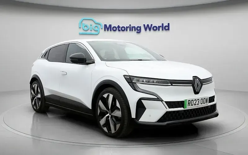 Used Renault Megane E-Tech Techno 161 kW (220 HP) 2023 White Hatchback