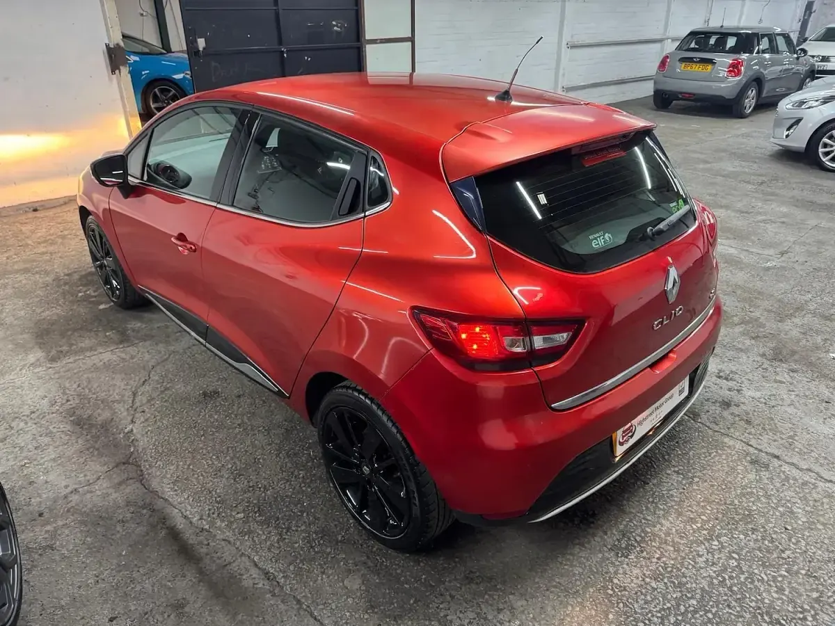 Used Renault Clio IV Dynamique 90 HP (66 kW) 2016 Red Hatchback