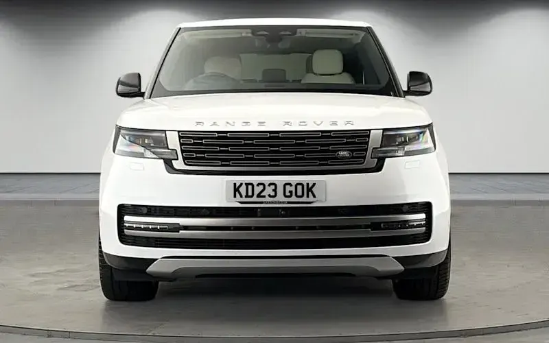 Used Land Rover Range Rover HSE 300 HP (220 kW) 2025 SUV