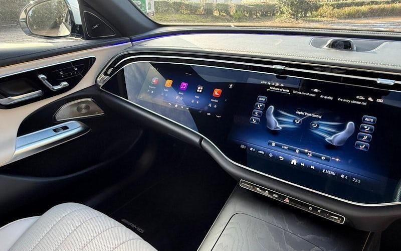 Used Mercedes E300 AMG Line Premium Plus 313 HP (230 kW) 2024 White Sedan