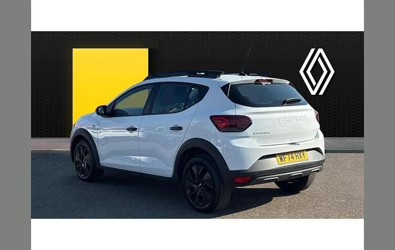Used Dacia Sandero Essentiel 90 HP (66 kW) 2024 White SUV