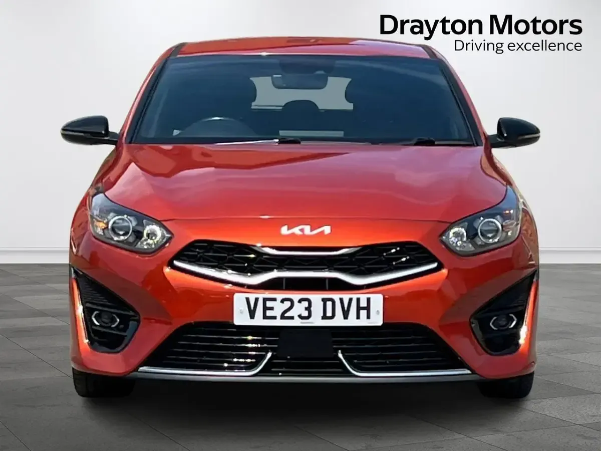 Used Kia ProCeed GT-Line 158 HP (116 kW) 2023 Orange Estate