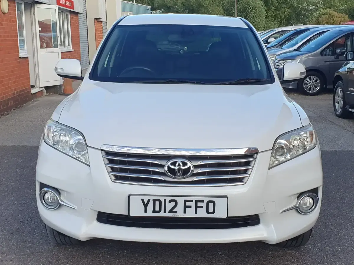 Used Toyota RAV4 150 HP (110 kW) 2012 White SUV