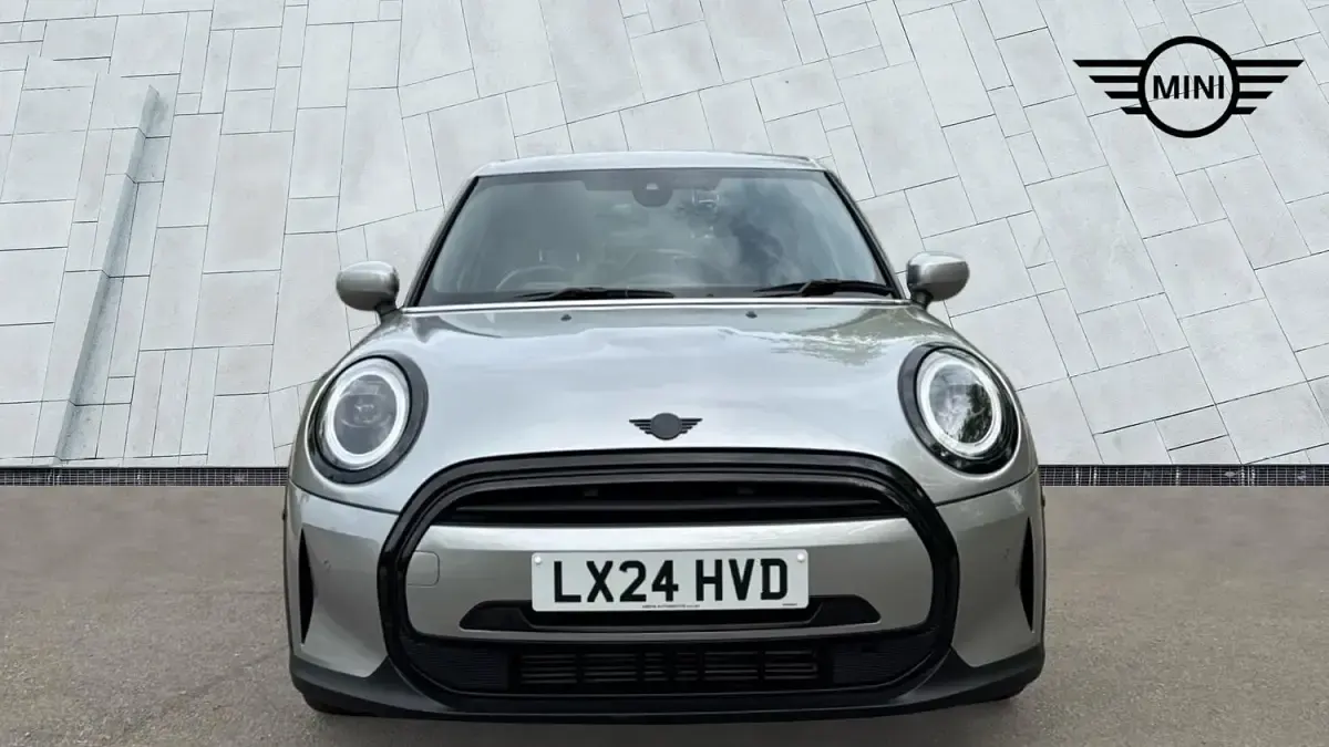 Used Mini Cooper Exclusive 134 HP (98 kW) 2024 Silver Hatchback
