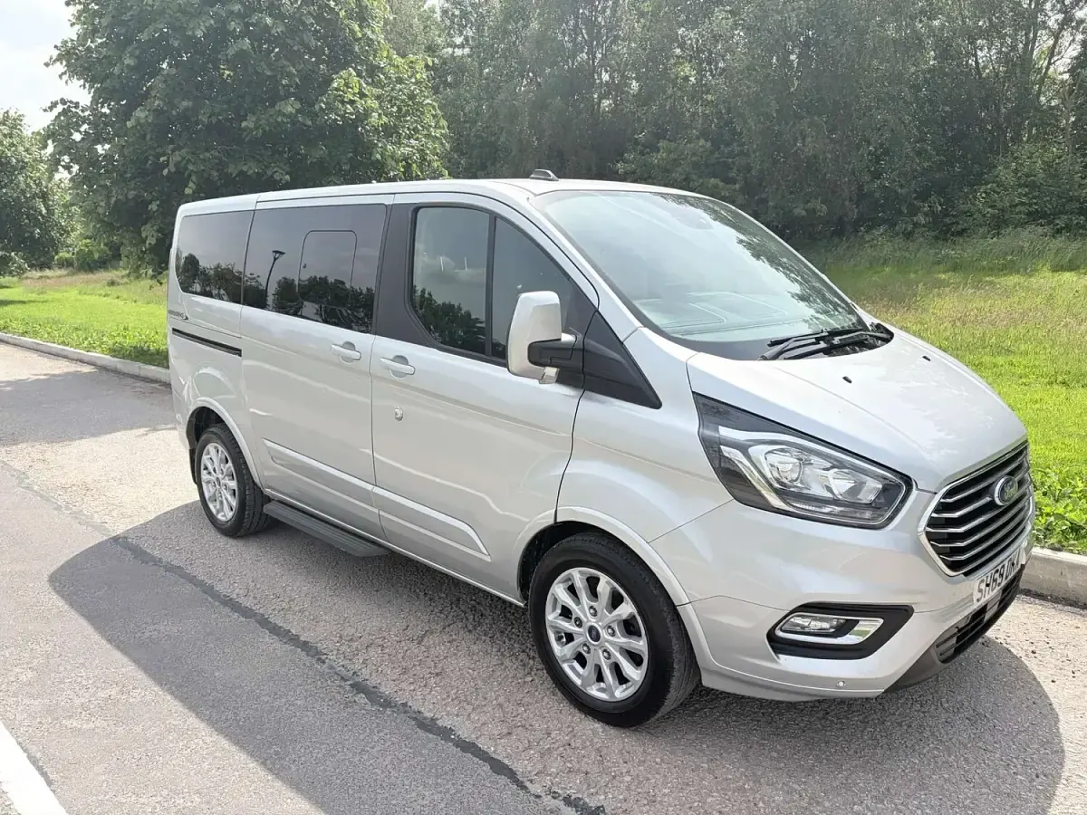 Used Ford Tourneo Titanium 130 HP (95 kW) 2020 Silver MPV