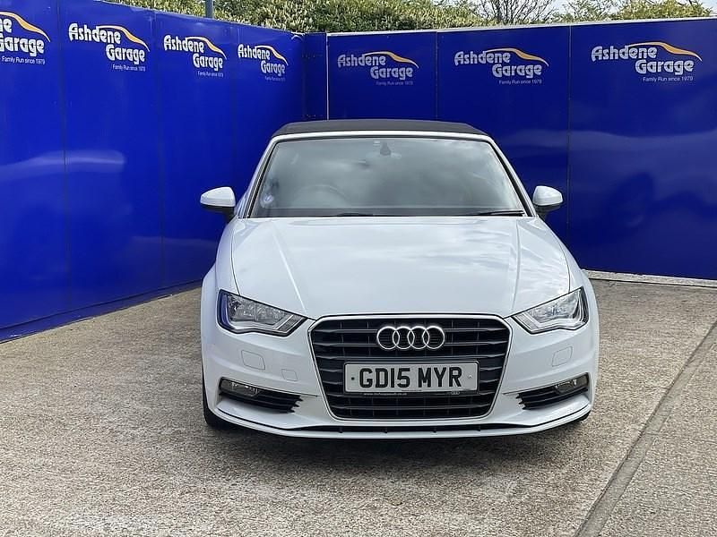 Usado Audi A3 Cabriolet Sport 150 HP (110 kW) 2015 Branco Cabrios