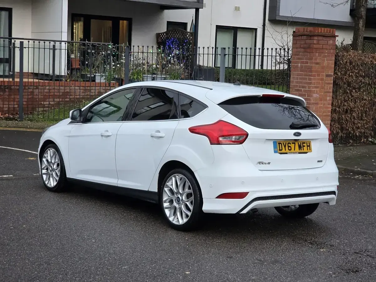 Käytetty Ford Focus Titanium X 2017 Valkoinen Viistoperä