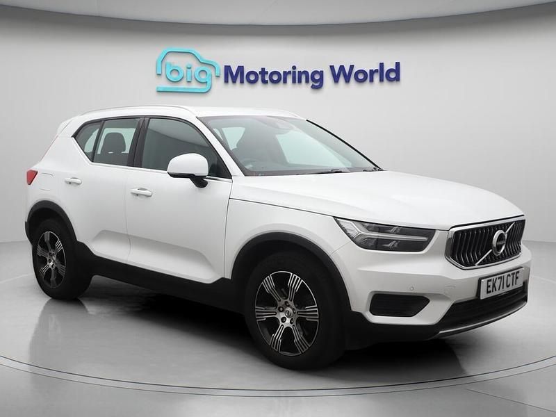 White Used 2021 Volvo XC40 Inscription SUV | £22,500 (Fair price) - Image 1/4