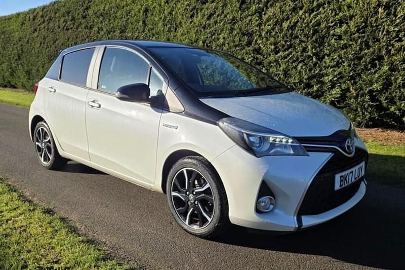 Used 2017 Toyota Yaris Hybrid Design | £11,995 (Fair price) - Image 1/1