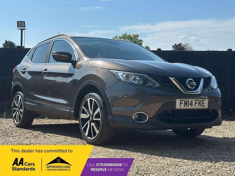 Beige Used 2014 Nissan Qashqai Tekna SUV | £5,990 (A bit pricey) - Image 1/4