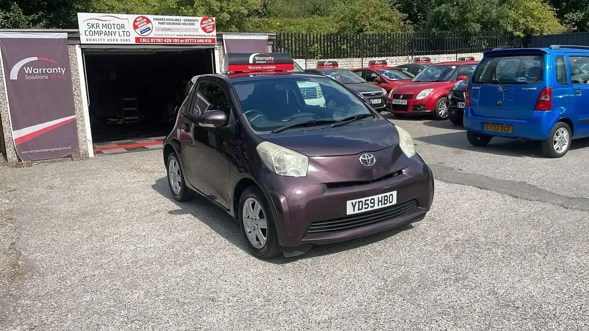 Used Toyota iQ 2009 Mauve/purple Hatchback