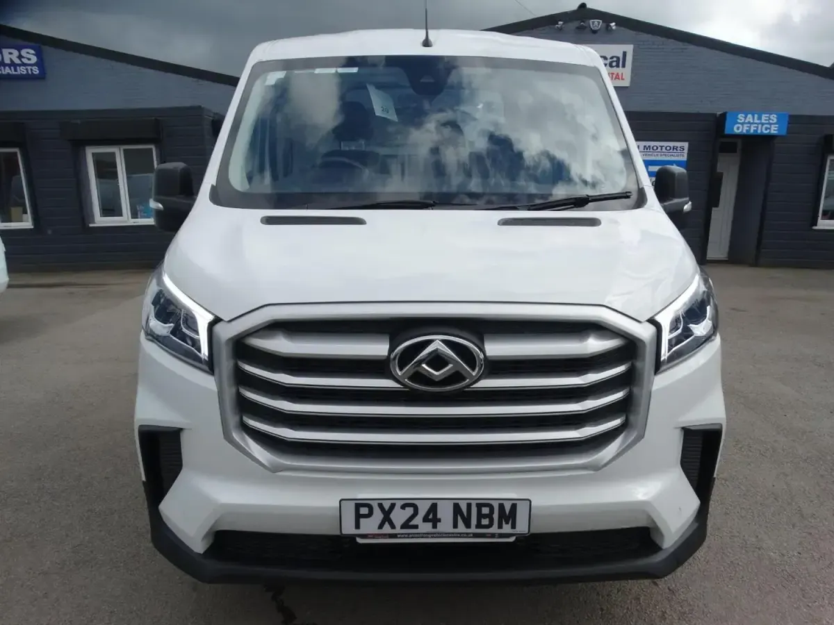Używany Maxus V90 147 KM (108 kW) 2024 Biały Van