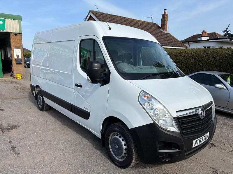 Used Vauxhall Movano 125 HP (91 kW) 2013 White MPV