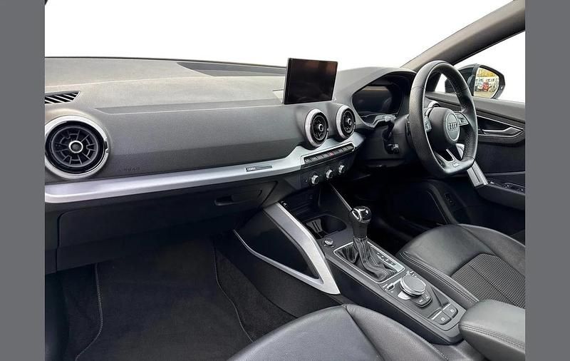 Used Audi Q2 Black Edition 148 HP (108 kW) 2022 Blue SUV