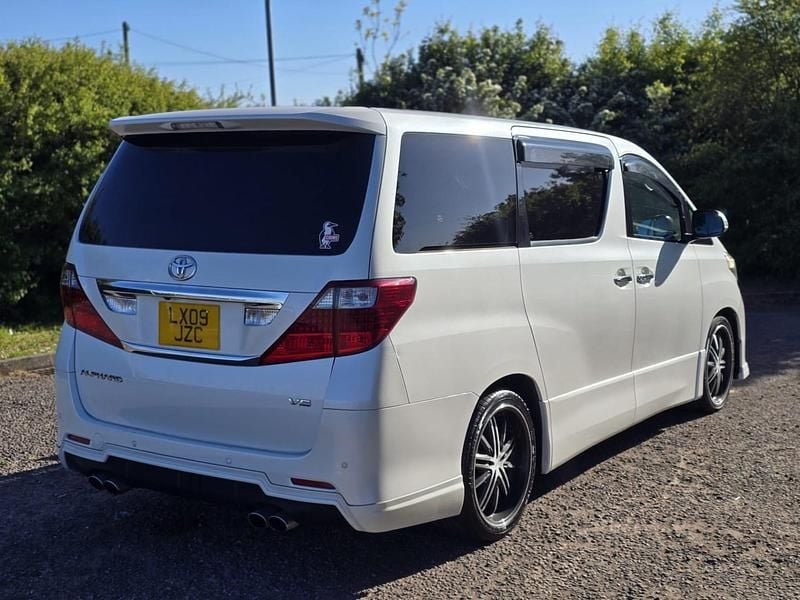 Begagnad Toyota Alphard 2009 Vit Minibuss