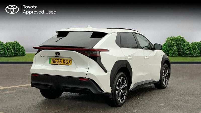 Used Toyota bZ4X 150 kW (204 HP) 2025 White SUV