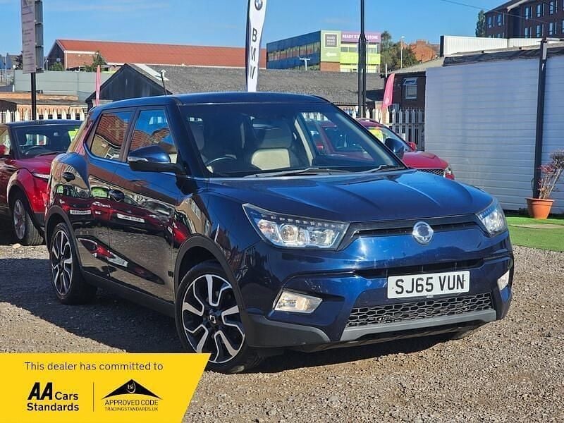 Blue Used 2015 Ssangyong (KGM) Tivoli SUV | £4,550 - Image 1/4