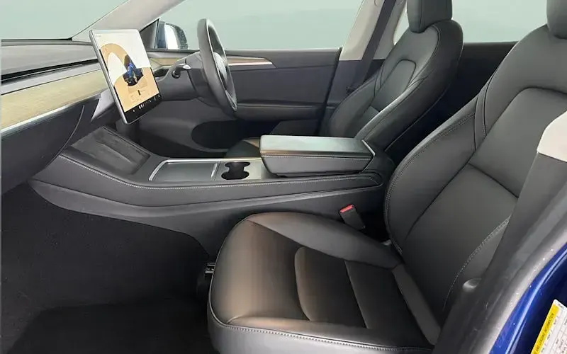 Used Tesla Model Y Long Range AWD 286 kW (389 HP) 2025 SUV