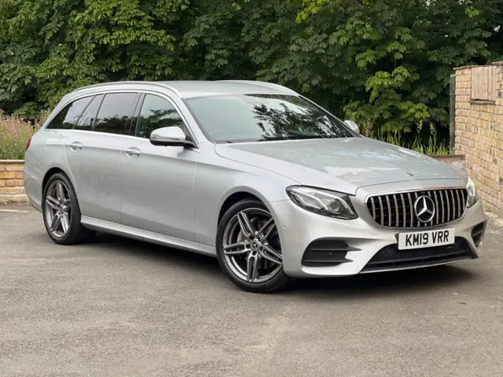 Used Mercedes E220 AMG line 2019 Silver Estate