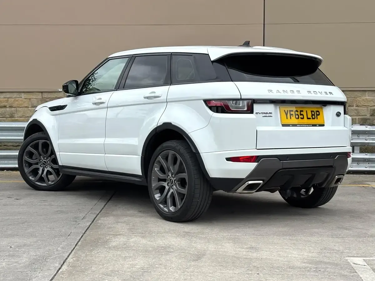 Used Land Rover Range Rover evoque HSE Dynamic 2015 White Estate