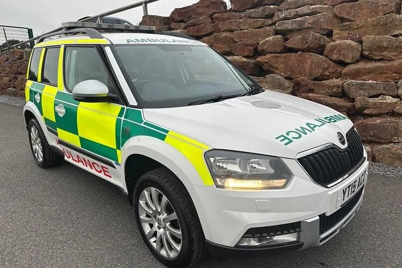 White Used 2015 Skoda Yeti SE SUV | £7,995 (Fair price) - Image 1/1