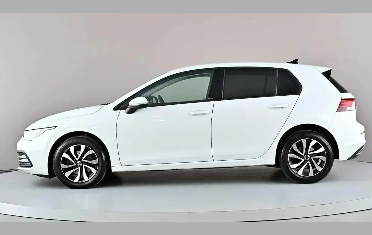 Used VW Golf VIII Active 147 HP (108 kW) 2022 White Hatchback