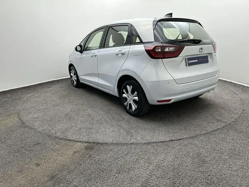Used Honda Jazz Hybrid 109 HP (80 kW) 2021 Platinum white Hatchback