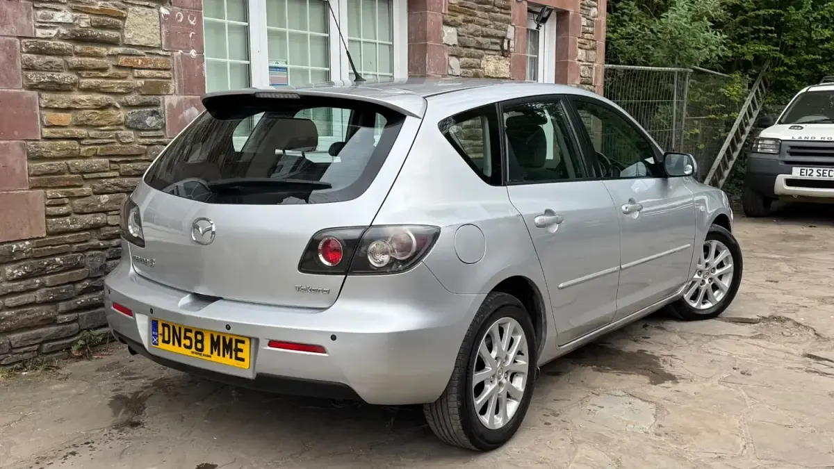 Usado Mazda 3 Takara 105 HP (77 kW) 2009 Prateado Citadino