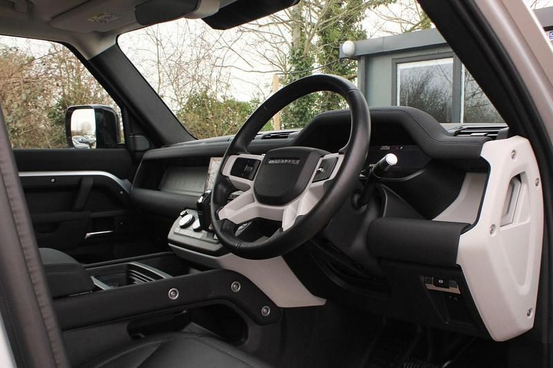 Usado Land Rover Defender S 2021 Prateado SUV