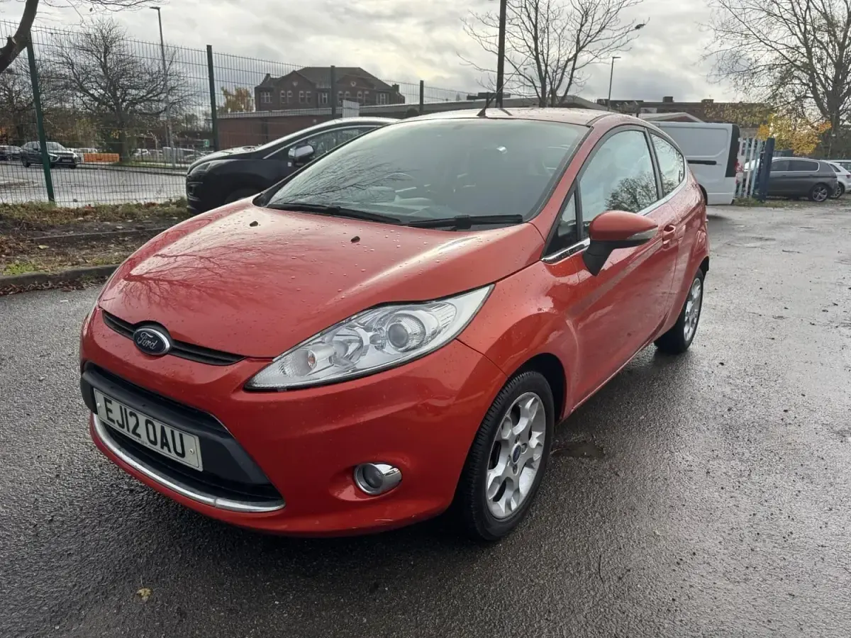 Used Ford Fiesta Zetec 96 HP (70 kW) 2012 Red Hatchback